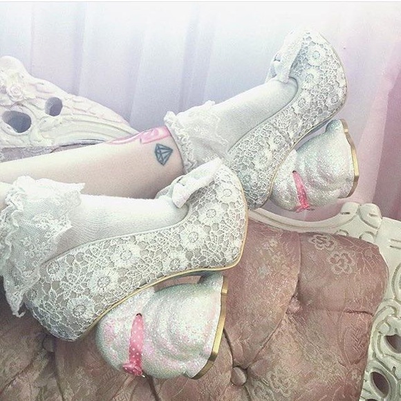 ISO!!! Irregular Choice Bunnykins size 41. - Picture 1 of 4